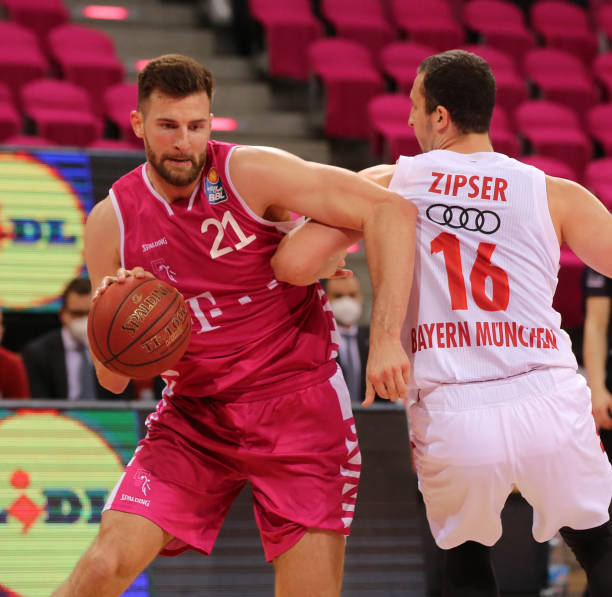 有人称他为 有人称他为