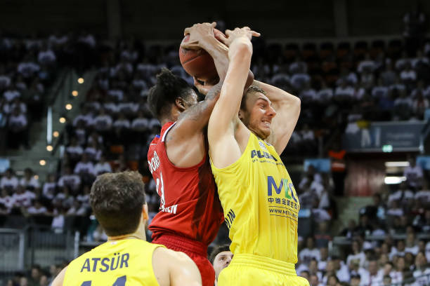 赛的轻松氛 赛的轻松氛